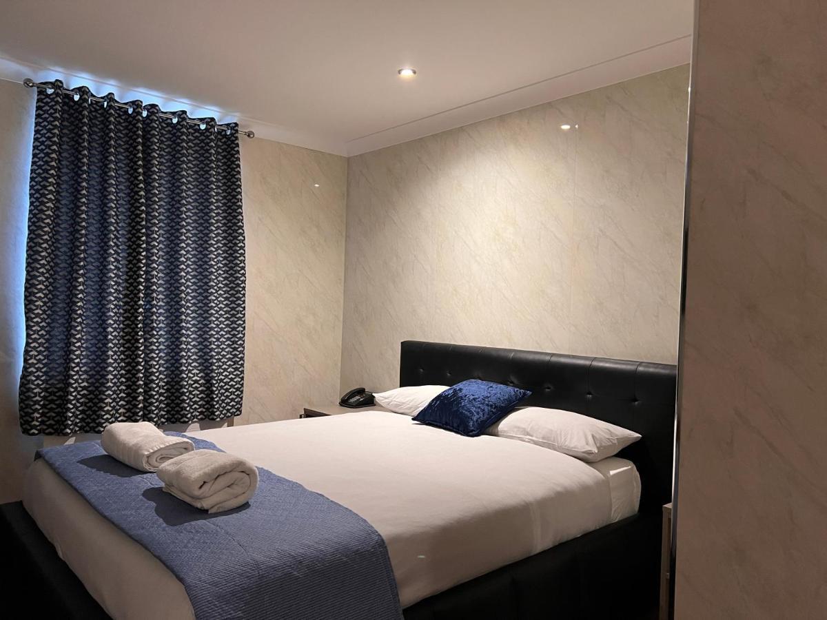 The Commongate Hotels London Exterior photo